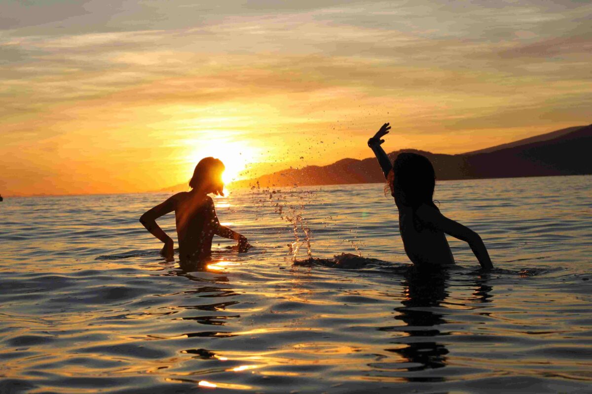 Imagen destacada para blog titulado "Las Mejores Playas Cerca de Mérida, México: Guía 2025"