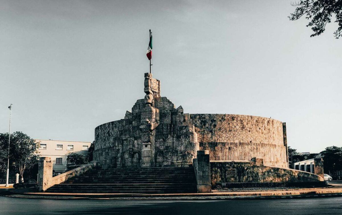 Imagen destacada para el blog titulado "Mérida Fest 2026: Guía Completa del Festival"