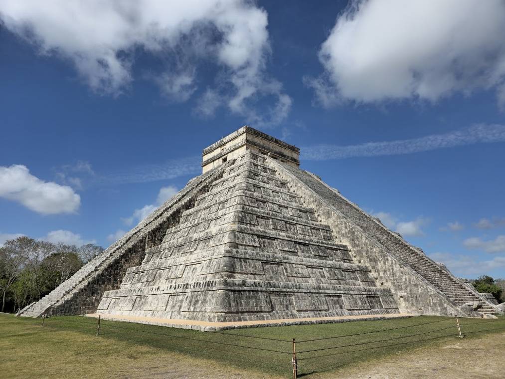 Pirámide de Kukulkán en Chichén Itzá, una de las Nuevas Maravillas del Mundo